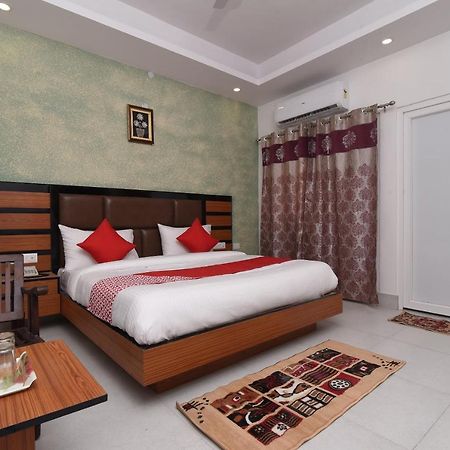 Capital O 13310 Noida Suites エクステリア 写真