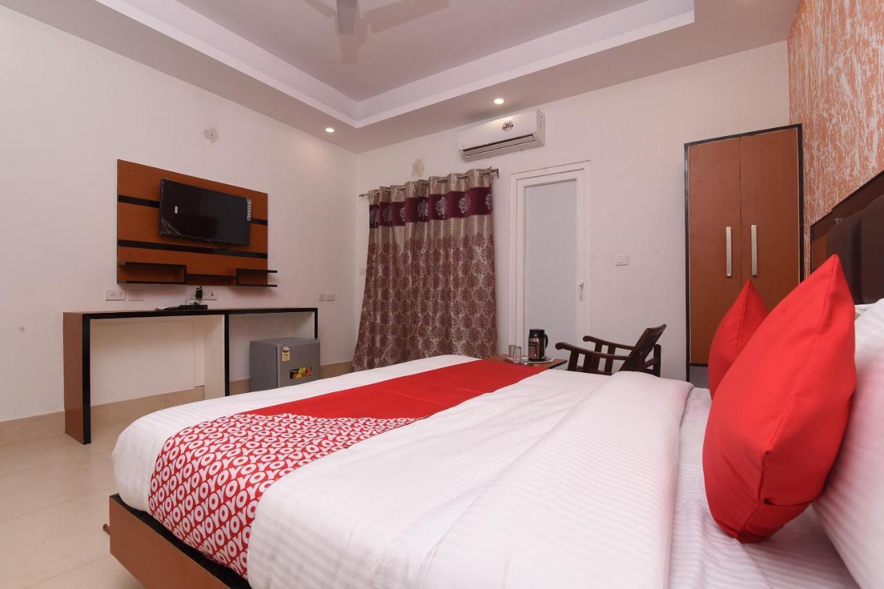 Capital O 13310 Noida Suites エクステリア 写真