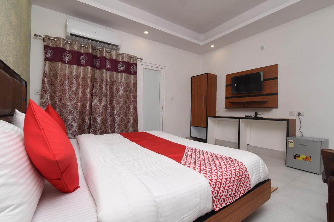 Capital O 13310 Noida Suites エクステリア 写真