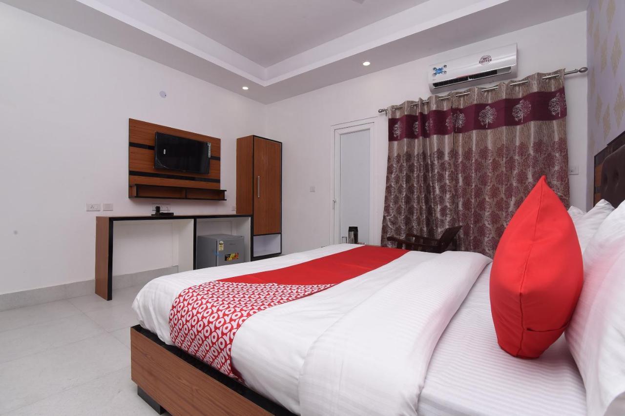 Capital O 13310 Noida Suites エクステリア 写真