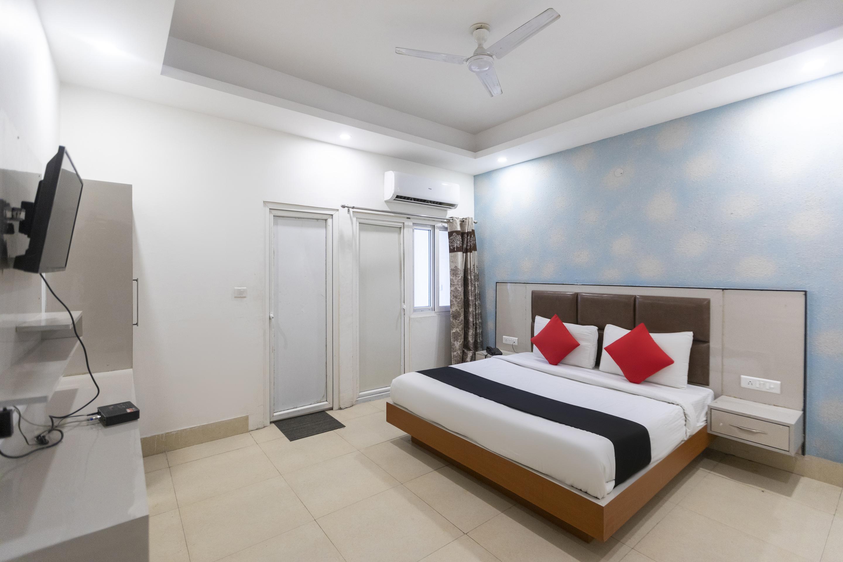 Capital O 13310 Noida Suites エクステリア 写真