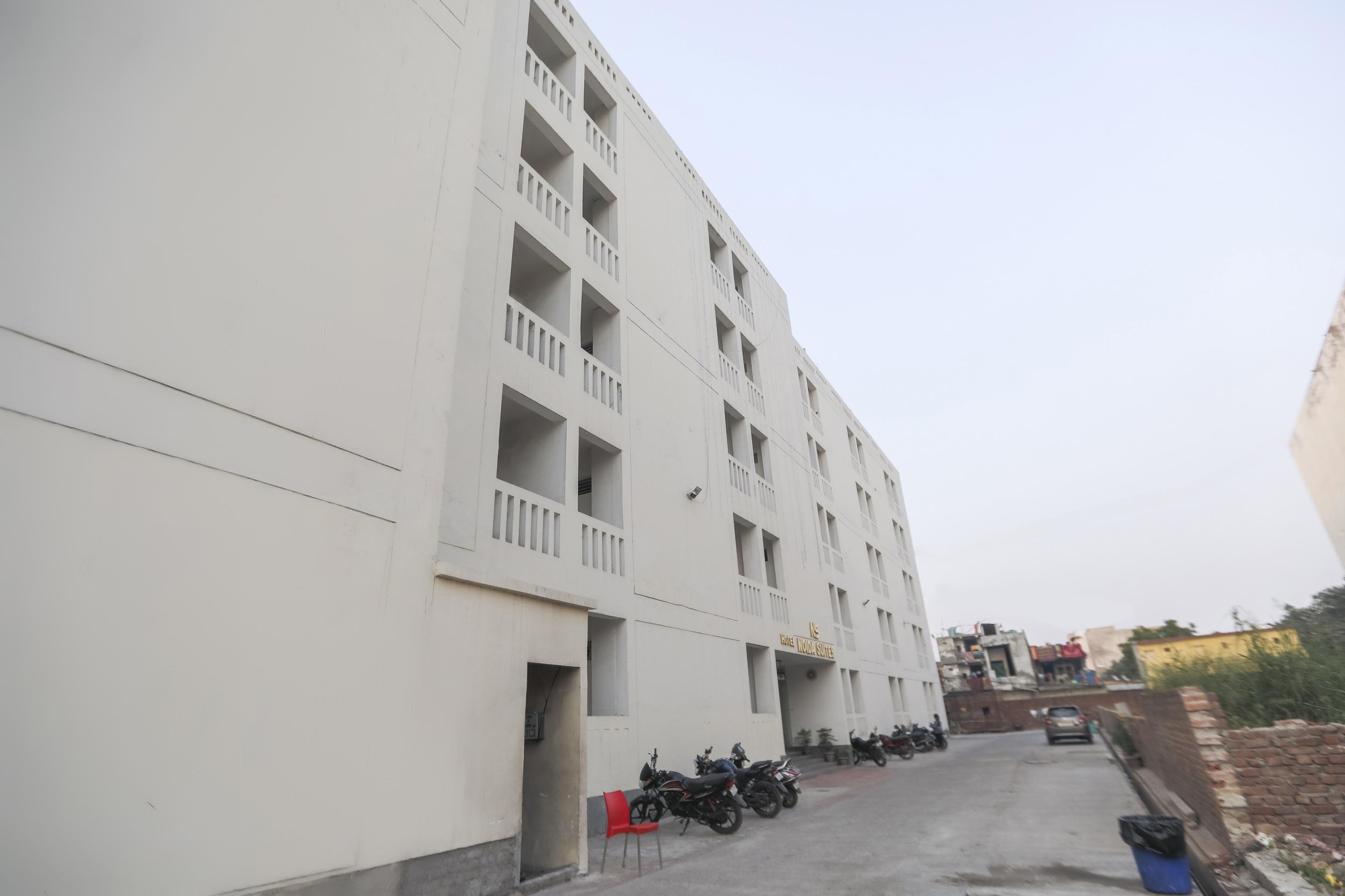 Capital O 13310 Noida Suites エクステリア 写真
