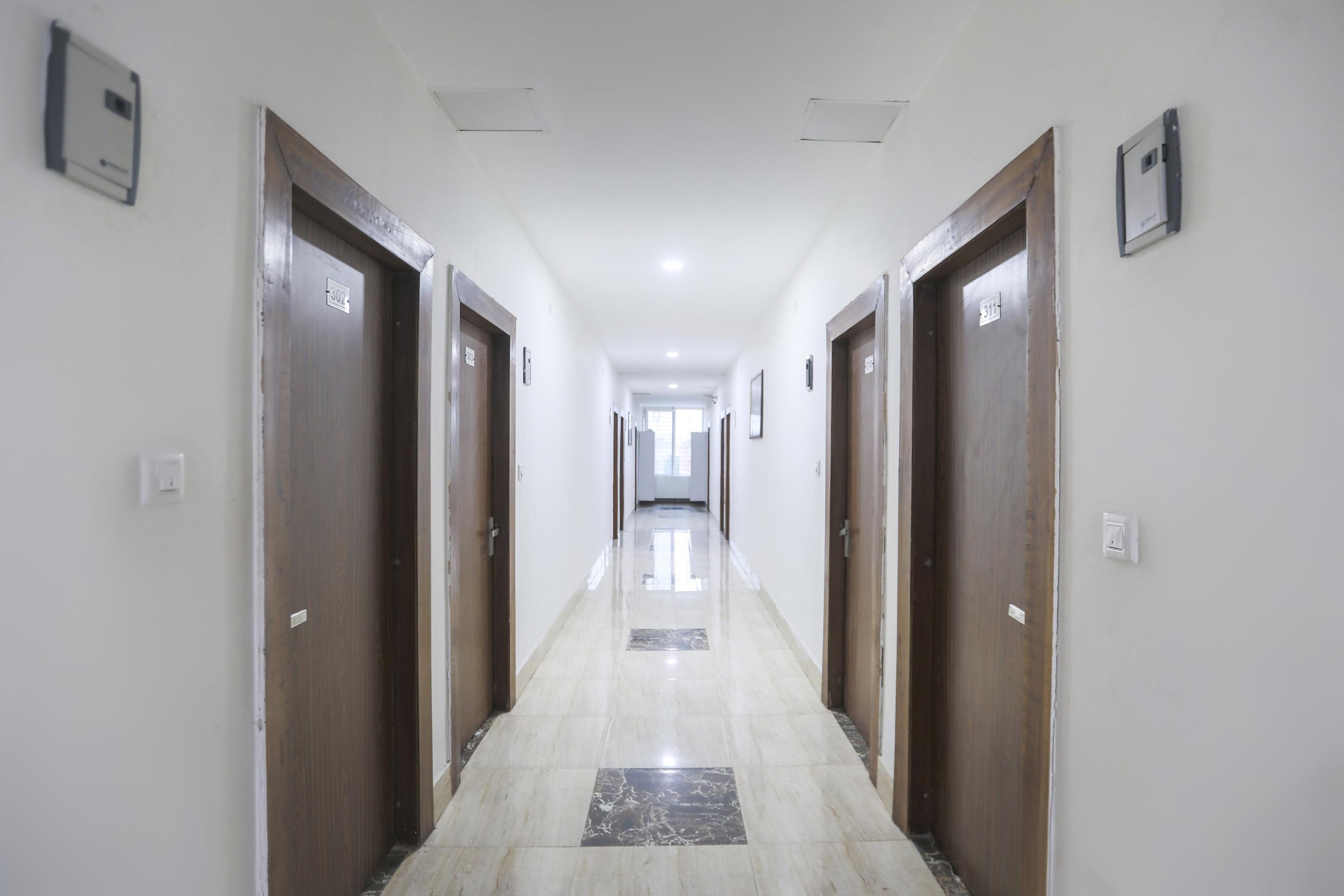 Capital O 13310 Noida Suites エクステリア 写真