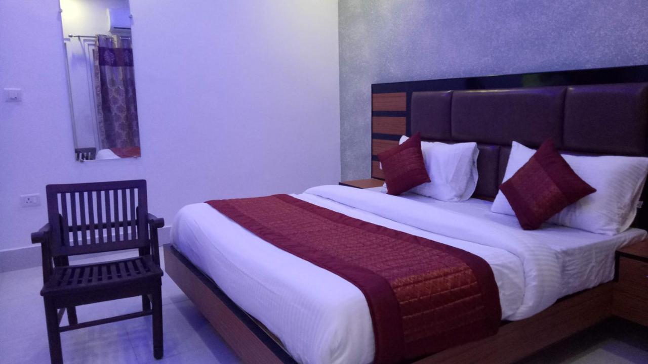 Capital O 13310 Noida Suites エクステリア 写真