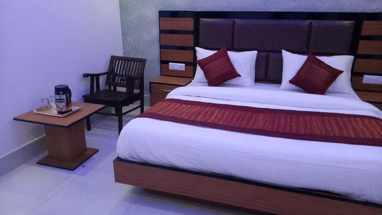 Capital O 13310 Noida Suites エクステリア 写真