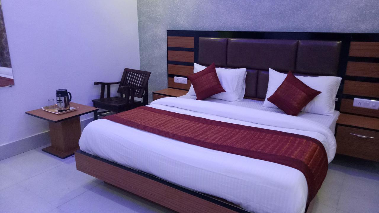 Capital O 13310 Noida Suites エクステリア 写真