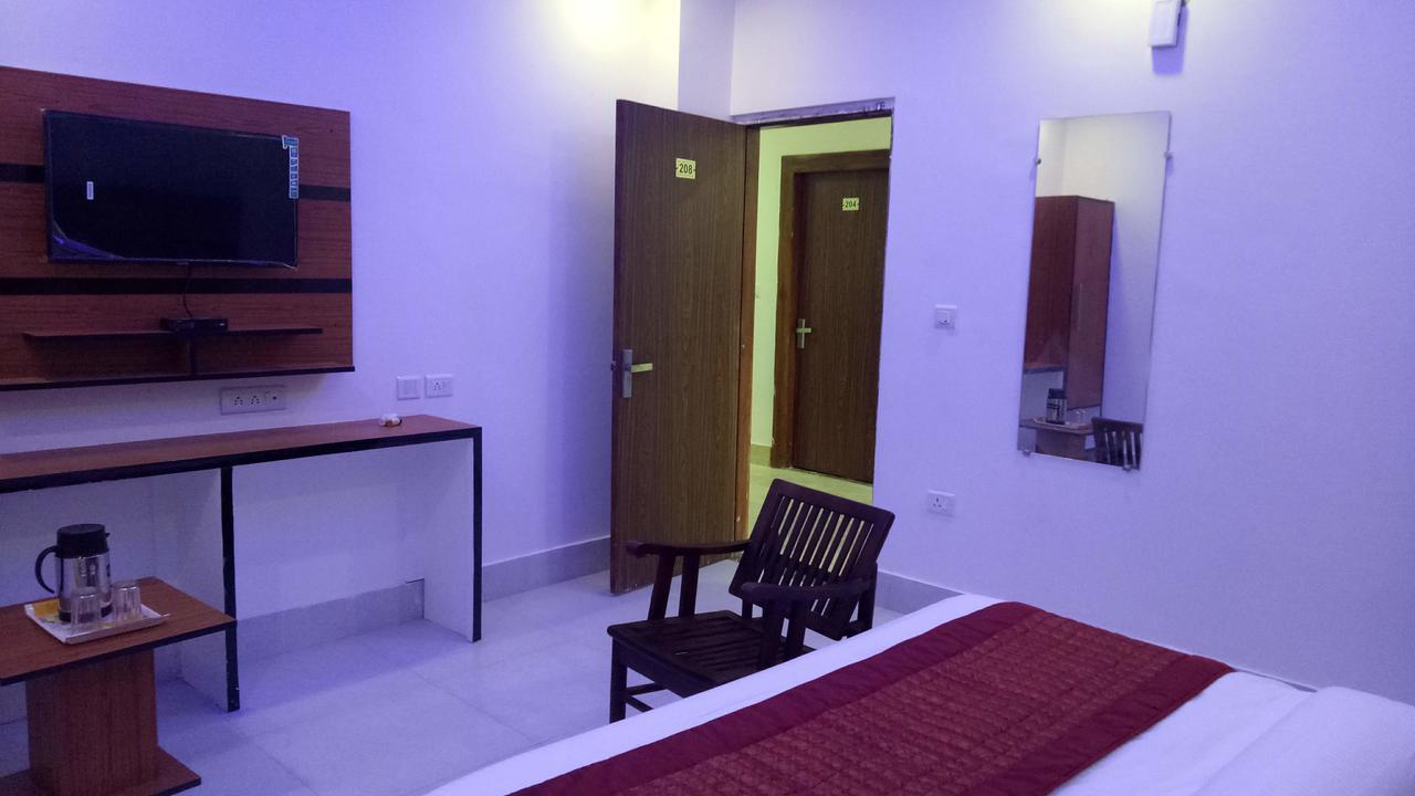 Capital O 13310 Noida Suites エクステリア 写真