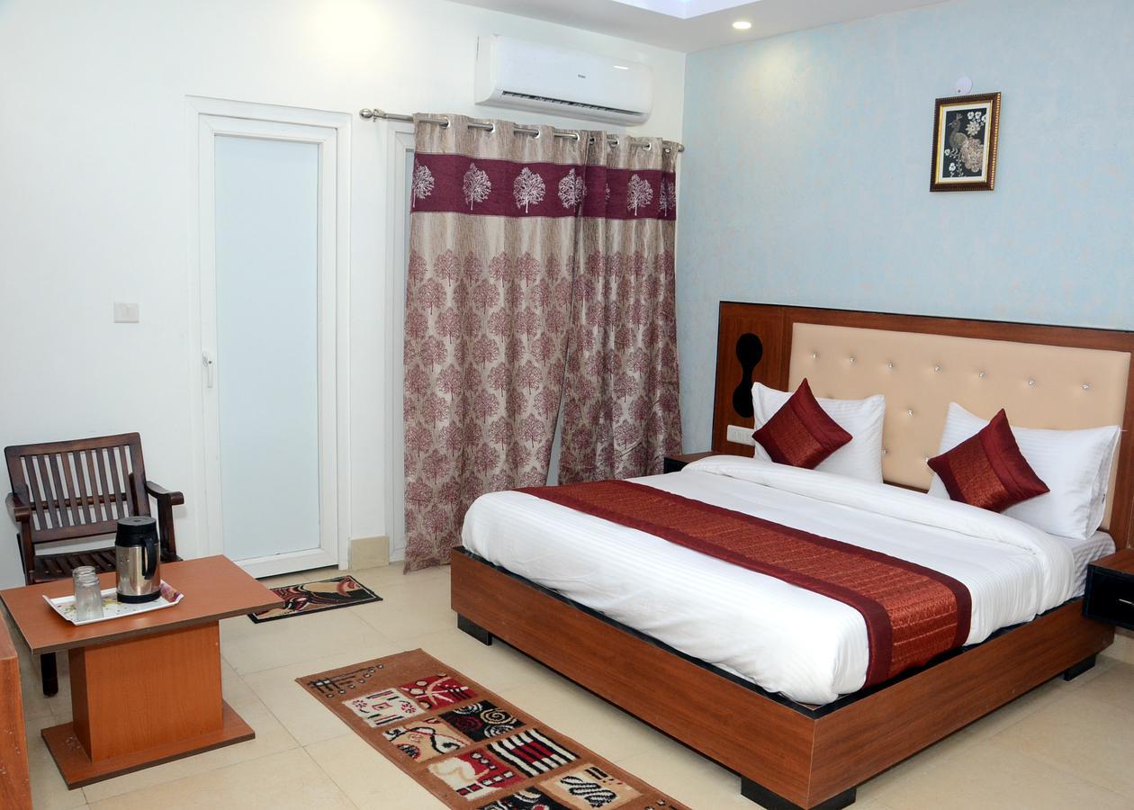 Capital O 13310 Noida Suites エクステリア 写真
